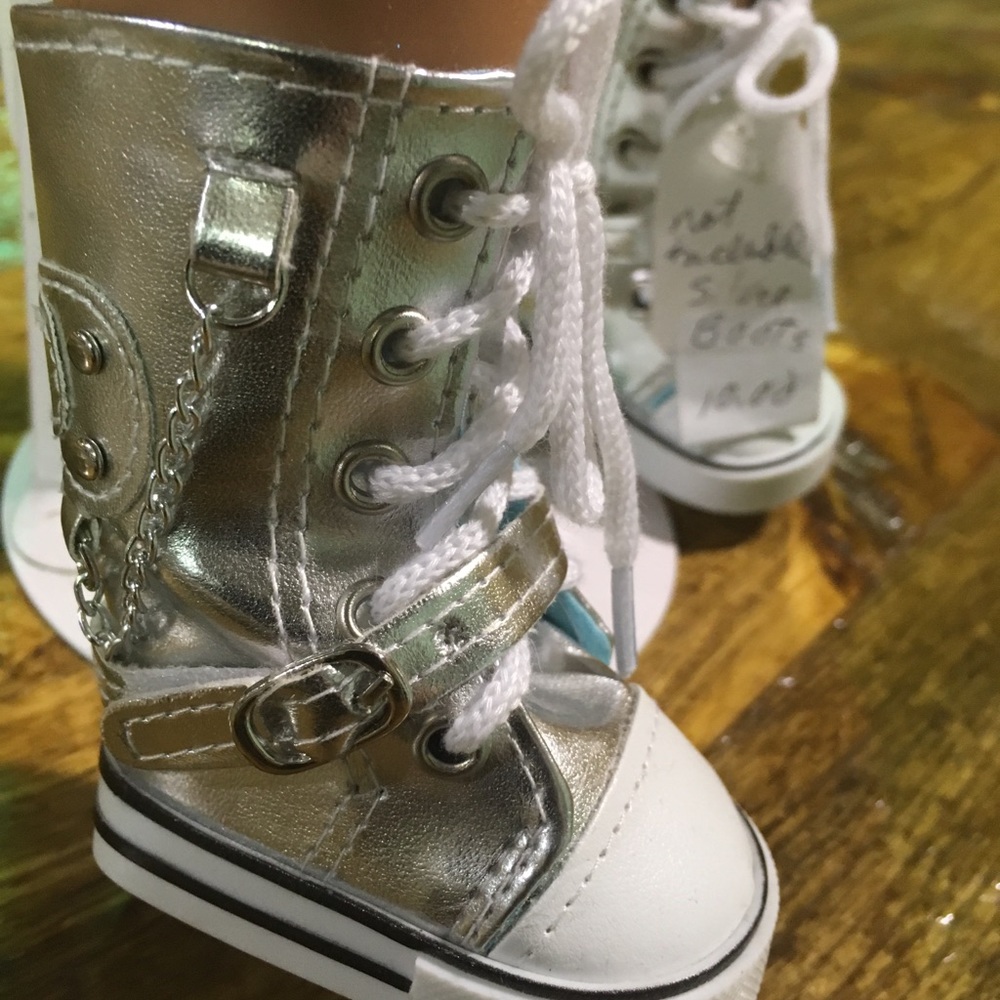 Doll shoes for 18” or itty bitty